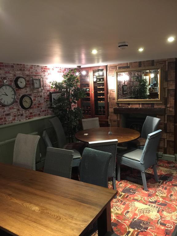 The Talbot Hotel Cleobury Mortimer Exteriör bild
