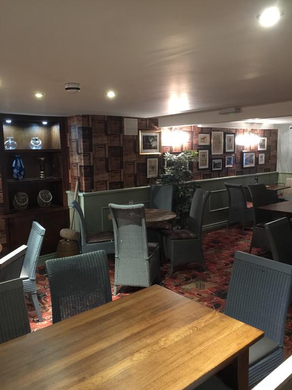 The Talbot Hotel Cleobury Mortimer Exteriör bild