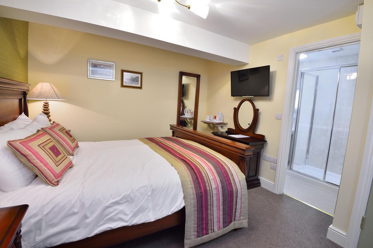 The Talbot Hotel Cleobury Mortimer Exteriör bild