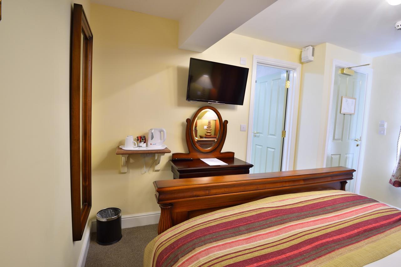 The Talbot Hotel Cleobury Mortimer Exteriör bild