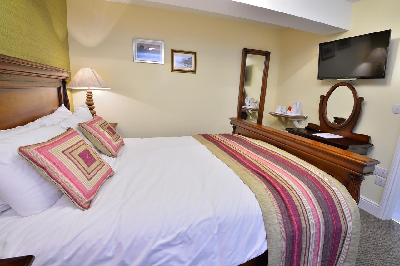 The Talbot Hotel Cleobury Mortimer Exteriör bild
